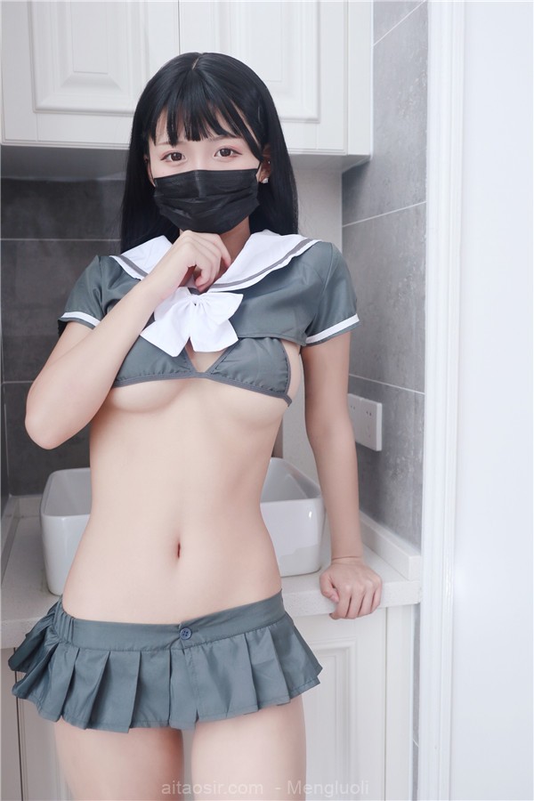 推特@极品网红女神@白袜袜格罗丫楼梯上的小姐姐（48P/1V/633MB） COSPLAY-第2张